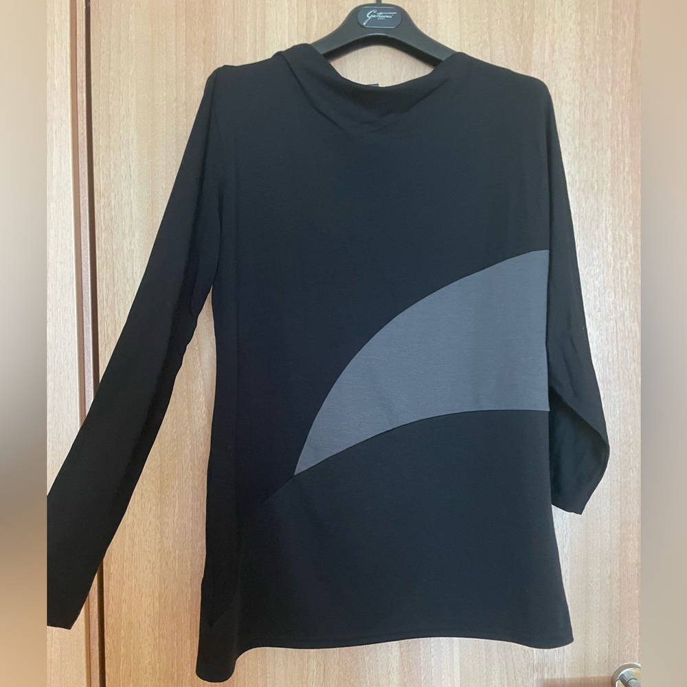Asymmetrical top - size Medium